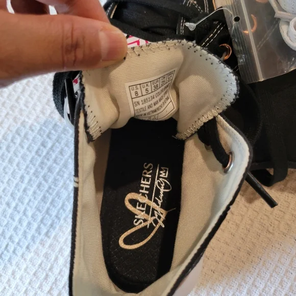 Skechers Black and White Women's Sneakers - Picture 10 of 10